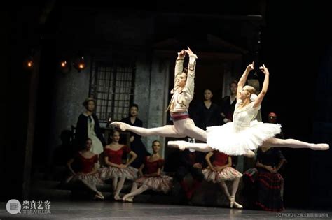 在线一刻 | 解读古典芭蕾“名场面”，古典大双人舞详解 - 上海大剧院 - 崇真艺客