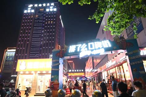 潍坊市人民路商业街：三十年前老夜市 变身繁华商业街-半岛网