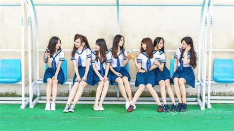 学校少女图片