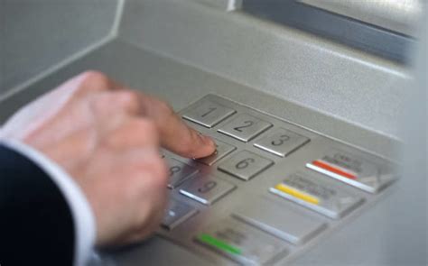 建设银行卡在ATM上密码输错三次被锁，是第二天解锁还是？_百度知道