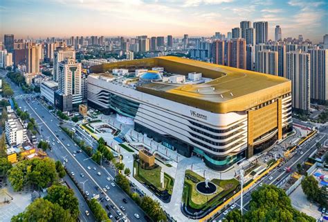 武汉城市建筑白天恒隆商圈商场航拍摄影图配图高清摄影大图-千库网