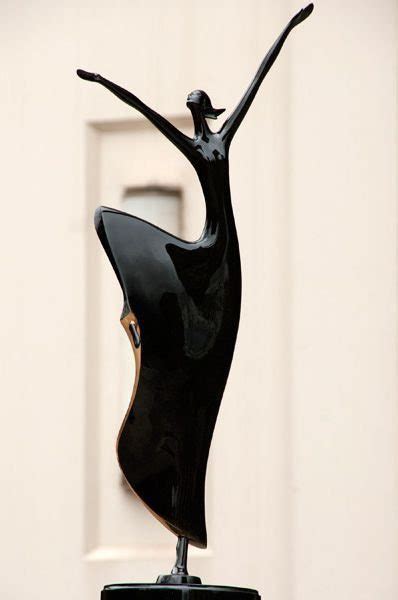 现代抽象人物雕塑欣赏 – 博仟雕塑公司BBS