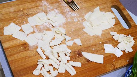 【香葱鸡蛋饼的做法】香葱鸡蛋饼怎么做_香葱鸡蛋饼的家常做法_下厨房