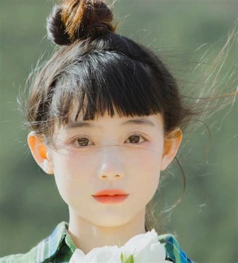 扎丸子甜美女生头像