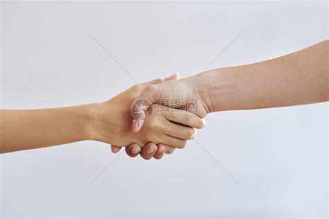 男人和女人握手的特写图像高清图片下载-正版图片502582755-摄图网
