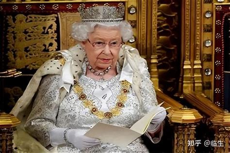 在位七十年，英女王究竟戴过哪些珠宝？_凤凰网