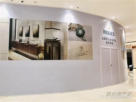 为什么LV上海恒隆店能在这个8月卖出破纪录的1.5亿元？|界面新闻 · 时尚