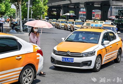 武汉出租车的士广告运营公司 每屏6-8个字左右 流动户外媒体