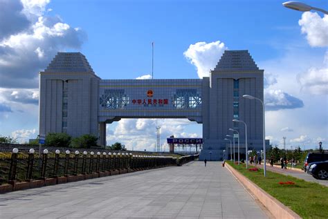满洲里国门图片