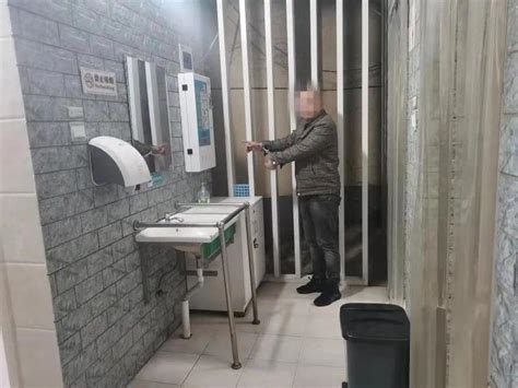 深夜连续出入5个公厕 宣城一男子被刑拘！原因是……凤凰网安徽_凤凰网