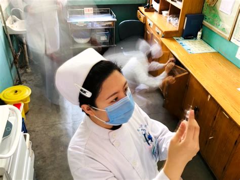 2019年5.12护士节系列活动--第二届“最美护士·感动瞬间”摄影大赛 - 护理动态 - 滨州市人民医院