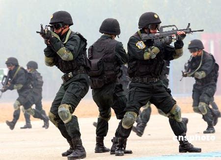 中国特警单兵基本装备也是国际范，好看又实用！_部队