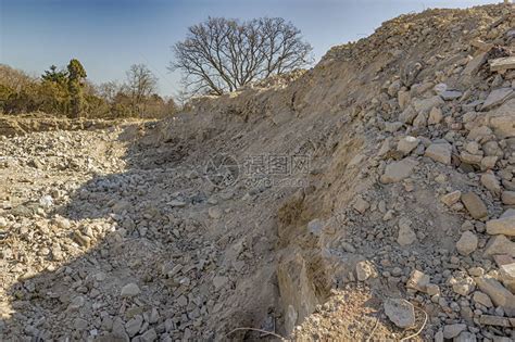 工地土堆沙土山高清图片下载-正版图片503077283-摄图网