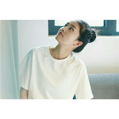 留白头像甜美女生图片