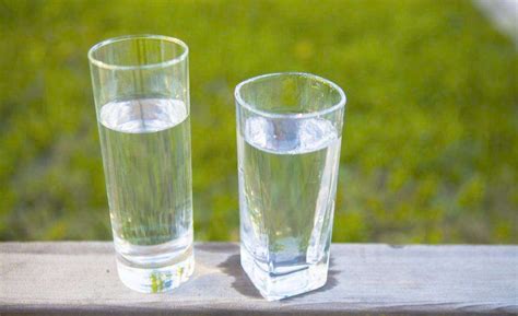 每天喝2000毫升白开水，过段时间后，身体或许会感谢你_凤凰网