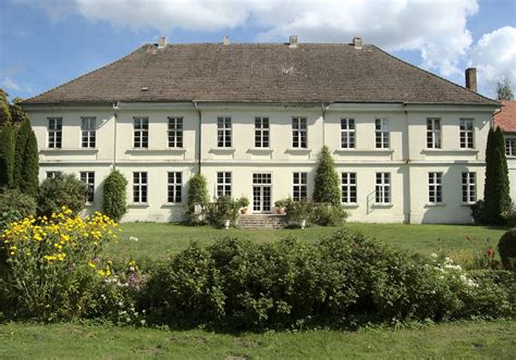 Herrenhaus Samow, Monteurzimmer in Behren-Lübchin (17179), Samow