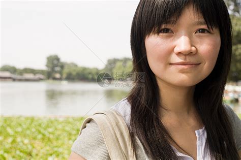 女孩 年轻的 年轻的 女人 穿 水 软的 漂亮的 肖像图片下载 - 觅知网