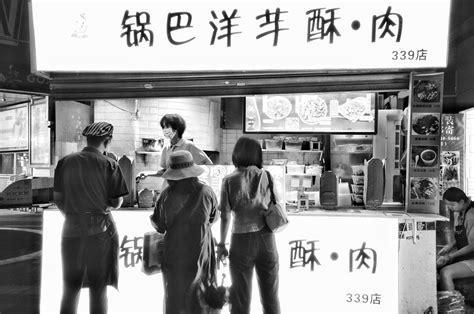 开小吃店如何做好宣传 - 餐饮杰