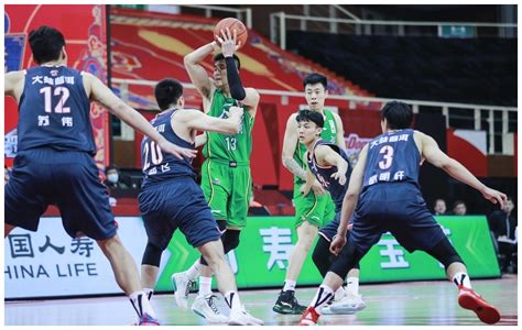 北京时间5月10日，辽宁男篮大胜浙江，总决赛打成2-0，他们距离冠军只剩下最后两场了，