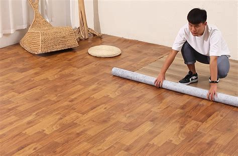 地板革怎么铺 铺地板革的方法与技巧