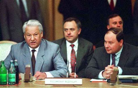 俄罗斯第一任总统叶利钦，为何在权力巅峰时期，让位给普京 - 知乎