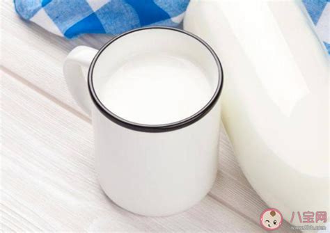 喝牛奶会致癌吗 牛奶还要不要喝 _八宝网