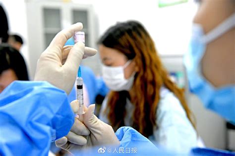 菲律宾民众接种中国新冠疫苗