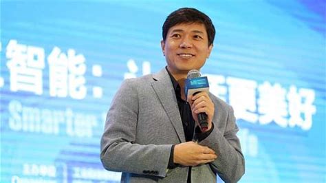 李彦宏宣布百度汽车机器人2023年量产_老板联播-梨视频官网-Pear Video