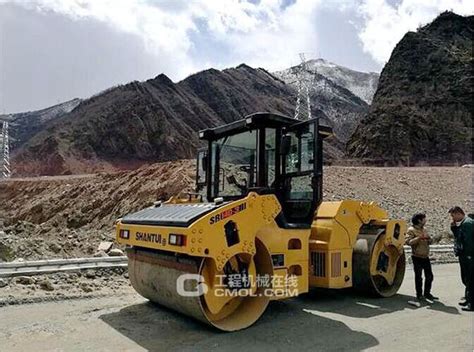 挺进西藏 山推助力林芝公路建设_工程机械企业动态_工程机械新闻资讯_工程机械在线