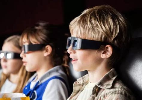 孩子可以看3D电影吗_小孩子可以看3D电影吗 - 育儿指南