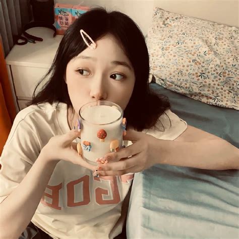 甜美女生的胶片头像