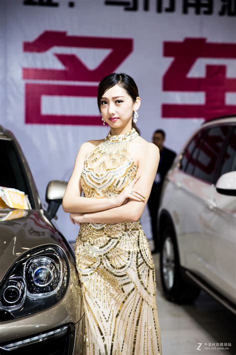 靓丽车模助阵新疆春季车展 - 香车美女 - 2014湖南车展 - 华声在线专题
