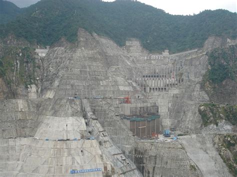 中国电建西南区域总部 能源电力 云南小湾水电站左坝肩施工全景