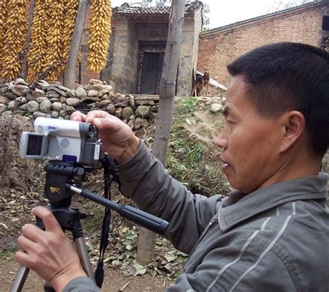 种在庄稼里的"白日梦":农民拍了12年纪录片 - 社会百态 - 华声新闻 - 华声在线