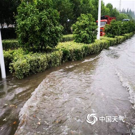 湖北襄阳一夜大雨过后 城区多地积水-图片-中国天气网