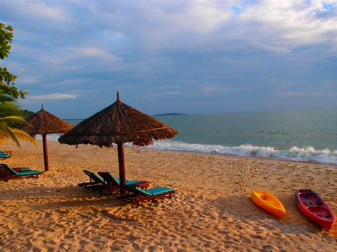 西哈努克柬埔寨海岸附近的高龙岛天堂海滩高清摄影大图-千库网