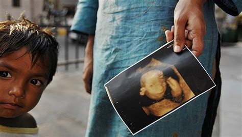 印度重男轻女报告出炉 2100万女儿被视为“多余”_凤凰资讯