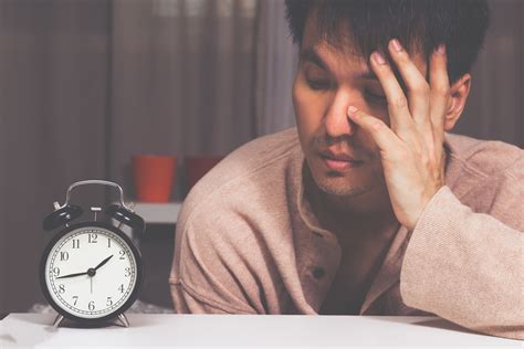 半夜反复醒来睡不着 更年期失眠该怎么办？