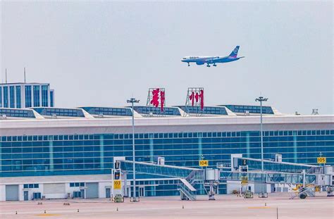 真的亮了！鄂州花湖机场航站楼穿上“透视装”！ _长江云 - 湖北网络广播电视台官方网站