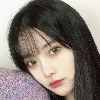 女生正脸头像图片