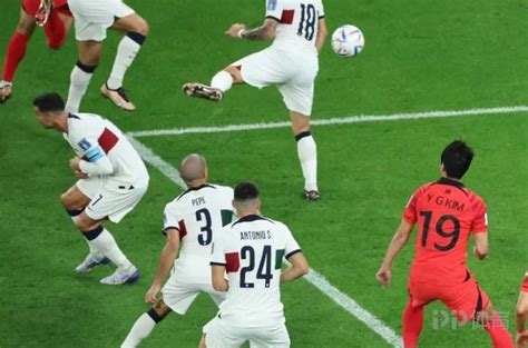 世界杯-黄喜灿补时绝杀韩国2-1出线 葡萄牙夺头名_手机新浪网