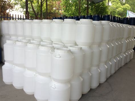 塑料储水桶带水龙头,塑料水桶,3吨卧式塑料储水罐_文秘苑图库