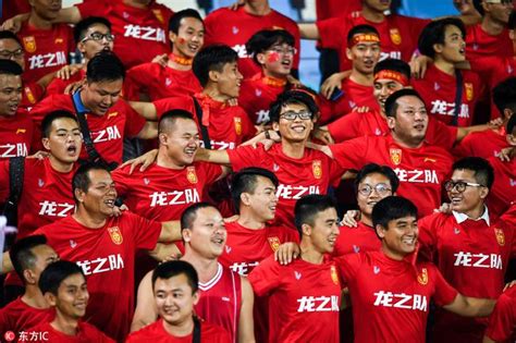 人民日报赞中国球迷:加油很给力 齐唱《歌唱祖国》_国内足球 ...