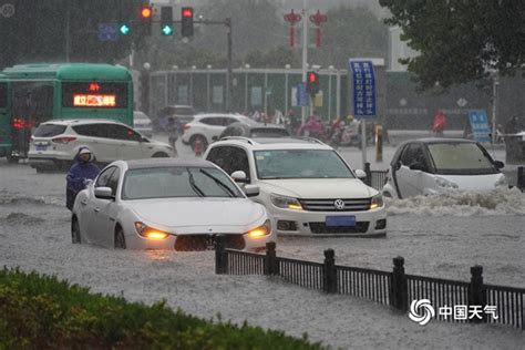 全国多地遭暴雨侵袭 20省受灾损失逾350亿