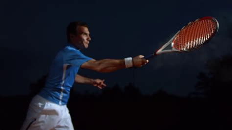 高清超级慢动作:网球选手在红土球场发球—高清视频下载、购买_视觉中国视频素材中心