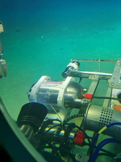 国家重点研发计划“深海多位点着陆器与漫游者潜水器系统研究”项目顺利完成海试验收----深海科学与工程研究所