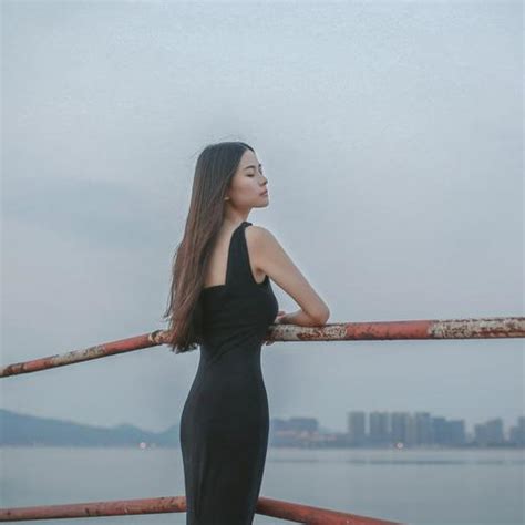 温柔海风女生头像