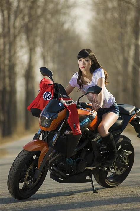 甜美女生机车头像图片