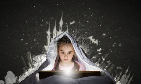 看书睡觉的小女孩素材图片免费下载-千库网