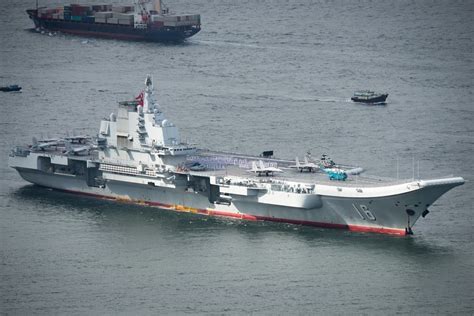 辽宁舰率6艘战舰出岛链 在台湾附近遭日舰机监视(图)_手机新浪网